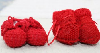 Babyschuhe stricken für Handmade at Amazon: Können DaWanda und Etsy bestehen?