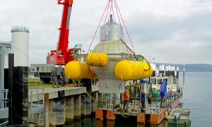 Anfang November 2016 begann das Fraunhofer-Institut IWES aus Kassel mit den Tests des neuartigen Pumpspeicherkraftwerks. Dazu wurde die 20 Tonnen schwere Hohlkugel im Bodensee versenkt. 