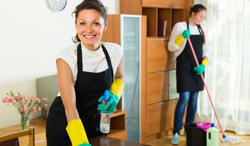 Die Reinigungsbranche: Wer sich an ein Büroreinigungsunternehmen wendet, erhält ein individuell zugeschnittenes Angebot. (#01)