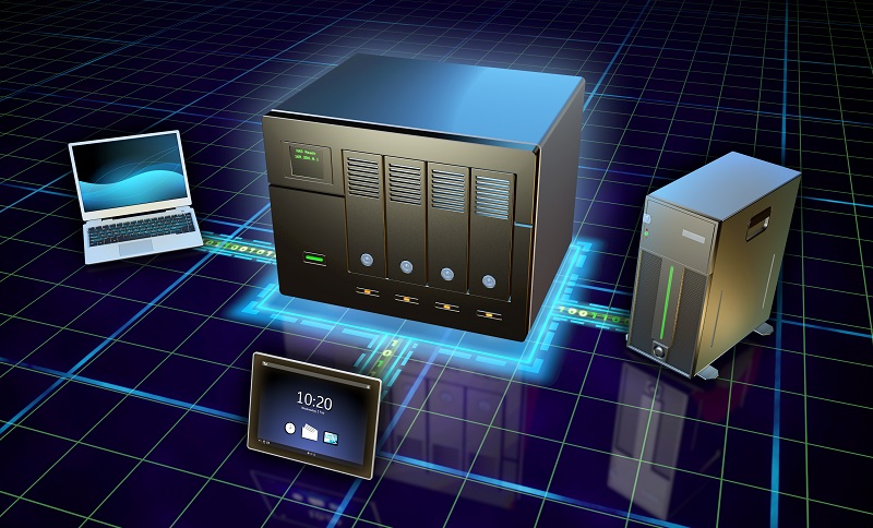 Ein NAS-Server wird direkt am Netzwerk angeschlossen und arbeitet autonom. (#01)