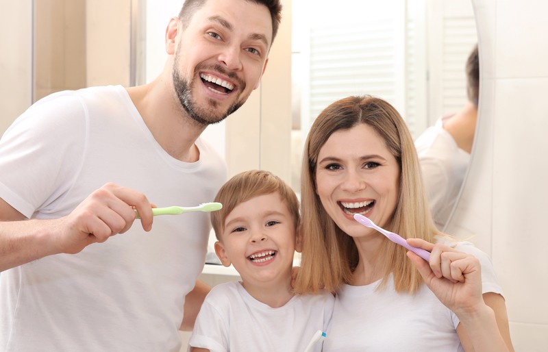 Ganz egal, ob ein- oder zweifarbig, für Kinder oder Erwachsene: Selbst Zahnbürsten lassen sich mit der modernen Spritzgusstechnik fertigen. (#3)