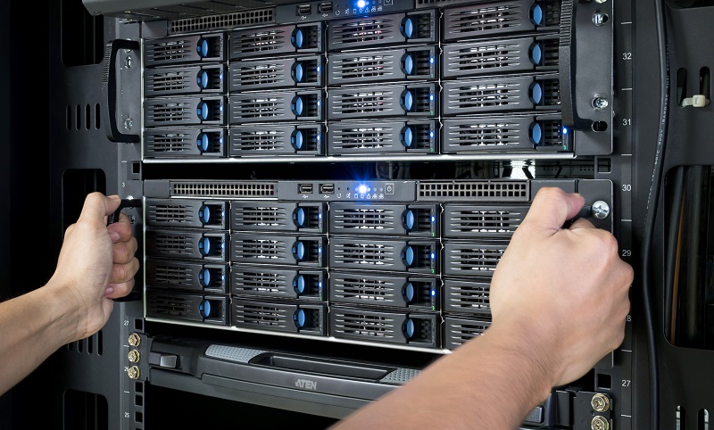 Eine sichere Alternative zu einer Cloud wäre die Nutzung eines lokalen und firmeninternen Speichers, wie z.B. einem NAS-Server. (#04)