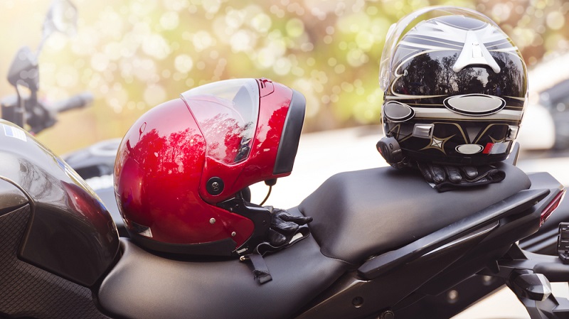 Augmented Reality hat in Motorradhelmen Einzug gehalten: Skully Technologies entwickelte einen Helm, der über ein integriertes Display verfügt und für mehr Sicherheit sorgen soll. (#03)