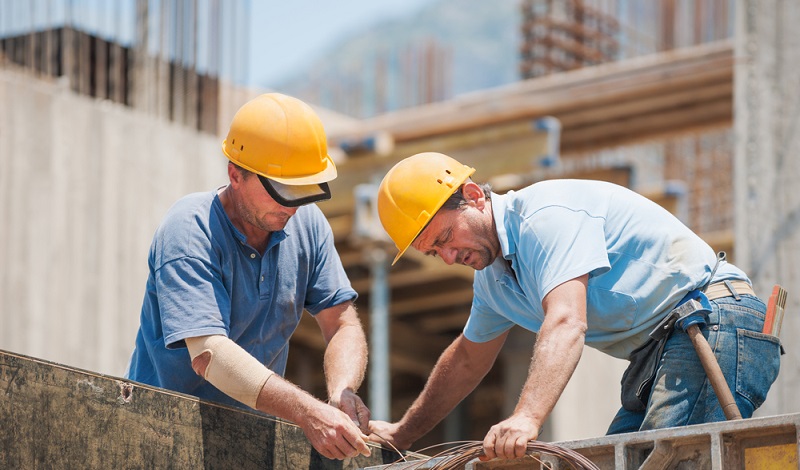 In der Baubranche sind zahlreiche Mitarbeiter für Zeitarbeitsfirmen tätig. (#2)