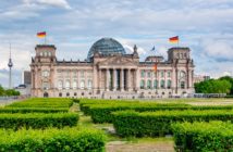 Bundestagsabgeordneter Gehalt: Wie viel verdient ein Abgeordneter im Bundestag? ( Foto: Shutterstock-Mistervlad )