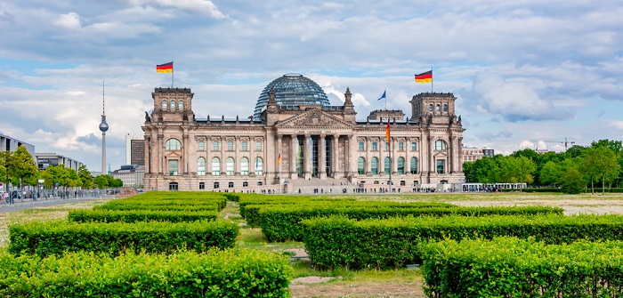 Bundestagsabgeordneter Gehalt: Wie viel verdient ein Abgeordneter im Bundestag? ( Foto: Shutterstock-Mistervlad )