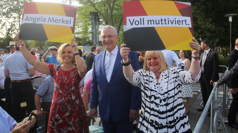 Joachim ist Mitglied des Landtags und kann Auskünfte zur aktuellen Lage in Bayern geben. ( Foto: Shutterstock- lonndubh )