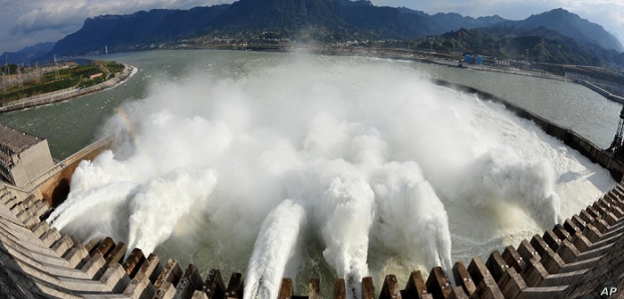 Wasserenergie: wie aus Wasser Strom wird und warum die Chinesen die Nase vorn haben ( Foto: Shutterstock- isabel kendzior )