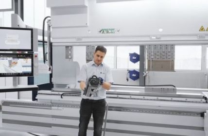 TRUMPF revolutioniert die Blechbearbeitung: Neue Biegemaschine ermöglicht (Foto: TRUMPF)