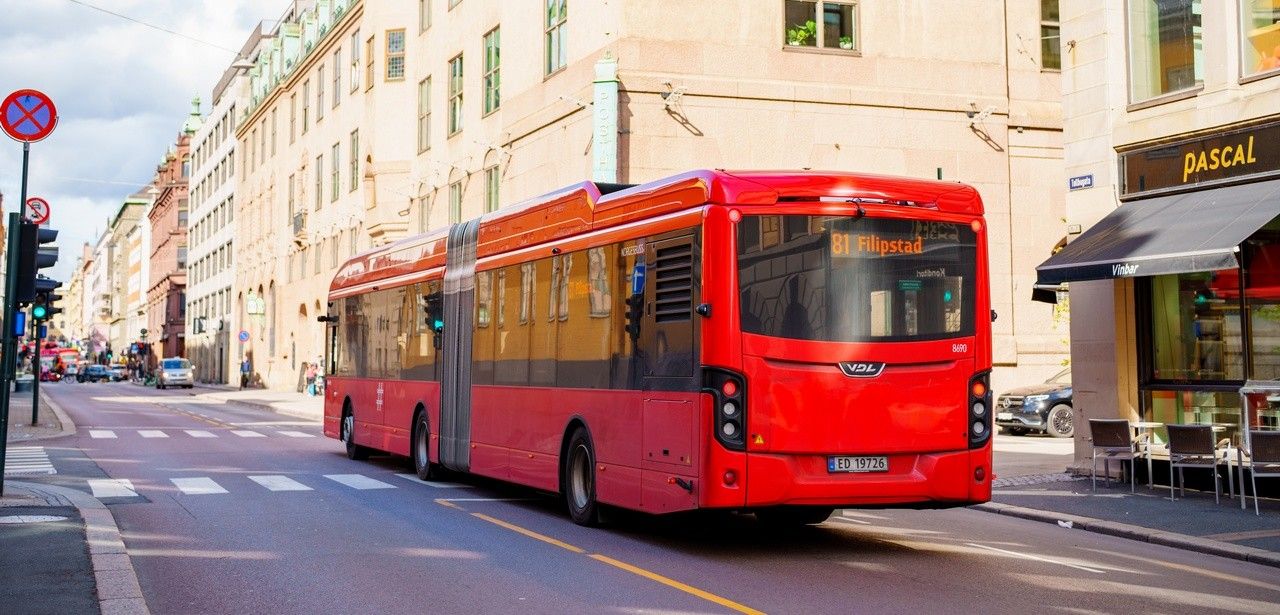 Elektrobusse in Oslo: Kältewelle legt Verkehr lahm (Foto: AdobeStock - Felix Mizioznikov 530932219)