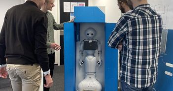 Neue Möglichkeiten für Forschung: Humanoide Roboter im Kultursektor und in der (Foto: Hochschule für Wirtschaft und Gesellschaft Ludwigshafen)