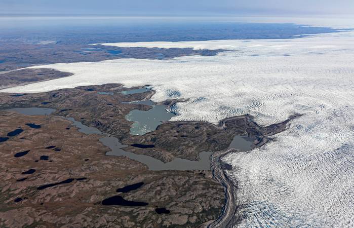 Ein negativer Kipppunkt tritt auf, wenn das Abschmelzen der arktischen Eiskappen beschleunigt wird. (Foto: AdobeStock - 309965494 Michael) 