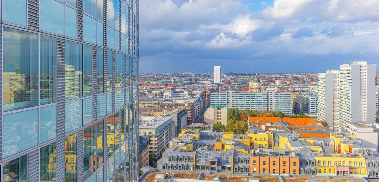 77 Milliarden Euro: Gewerbliche Immobilienbranche in Deutschland vor (Foto: AdobeStock - Maurice Tricatelle 662227403)
