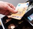 Die Bedeutung von Bargeld für sichere Zahlungssysteme (Foto: AdobeStock - Andrey Popov 263375270)