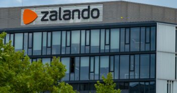 Zalando’s Anfang als Online-Schuhhändler und seine Entwicklung zur Modeplattform (Foto: AdobeStock 945640349- kittyfly)