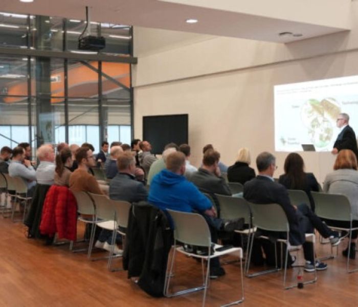 Prof. Wolfgang Boos bei seiner Keynote (Foto: FIR Aachen GmbH)