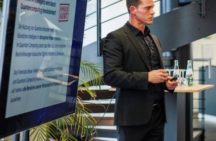 Künstliche Intelligenz automatisiert Prozesse und stärkt Mittelstand trotz (Foto: LMIS AG, Lisa Finsterwalder)