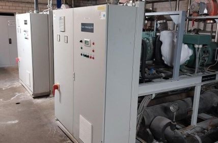 Bandtrockner-Abwärme treibt Absorptionskälte an und senkt jährlich Stromverbrauch (Foto: BASF)