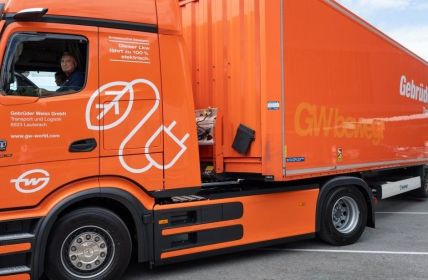 Gebrüder Weiss stellt vollelektrische Mercedes eActros 600 Stückgutverkehr (Foto: GW/Serra)