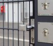 Gesetzliche Vorgaben und Normen bei der Montage von Schließanlagen in Österreich (Foto: AdobeStock - Gundolf Renze - 107970831)