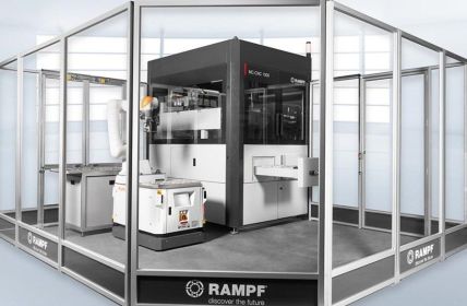 Modulare MC 1000 Zelle von RAMPF automatisiert Dosieren, (Foto: RAMPF Holding GmbH & Co. KG)