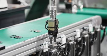 Montech TB40 Förderband integriert Motor und spart wertvollen (Foto: MONTECH AG)