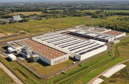 Bauder eröffnet Europas modernsten Standort für PIR-Dämmstoffe und (Foto: Paul Bauder GmbH & Co. KG. Johan Schwarzkopf)