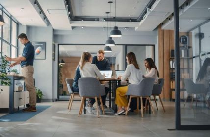 E-Commerce 2026: Über die Hälfte der Umsätze auf (Foto: Sybit GmbH)