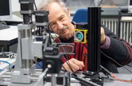 Einmalige Aufnahme ermöglicht präzise Analyse von LED-Strahlverläufen in (Foto: HSB - Louisa Windbrake)