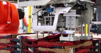 Patentierte Spirallösung und Vision-System automatisieren vollständig Leersackdepalettierung auf (Foto: KOCH Industrieanlagen GmbH)