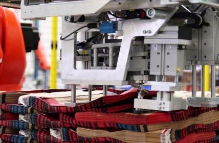 Patentierte Spirallösung und Vision-System automatisieren vollständig Leersackdepalettierung auf (Foto: KOCH Industrieanlagen GmbH)