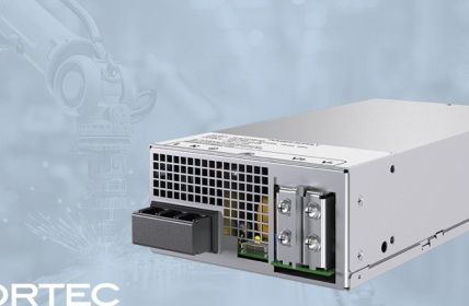 Kompaktes 1000W Enclosed-Netzteil mit 90-264V Universal-Eingang und weltweiten (Foto: FORTEC Power GmbH)