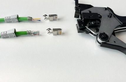 Telegärtner stellt neuen vierpoligen MP8(4) RJ45-Stecker für PROFINET (Foto: Telegärtner Karl Gärtner GmbH)